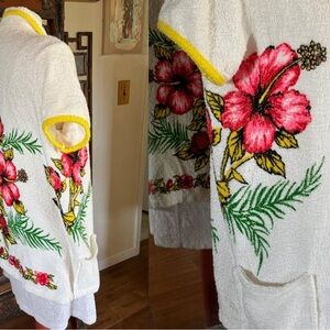 SALE 1960s Vintage 1off Terrycloth Hibiscus Floral Coverup Caftan Jacket +Pocket